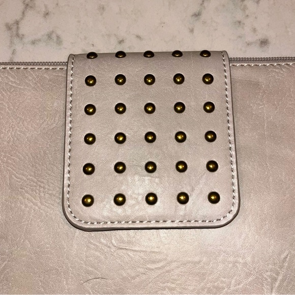 Pretty Simple Riviera Maya Rivet Clutch - Picture 2 of 8